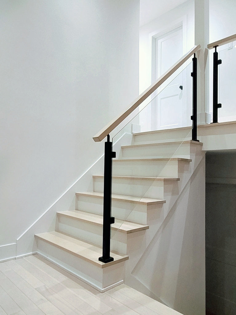 Marches en érable avec rampes en verre