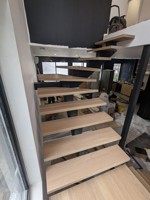 Marche d'angle en chêne blanc